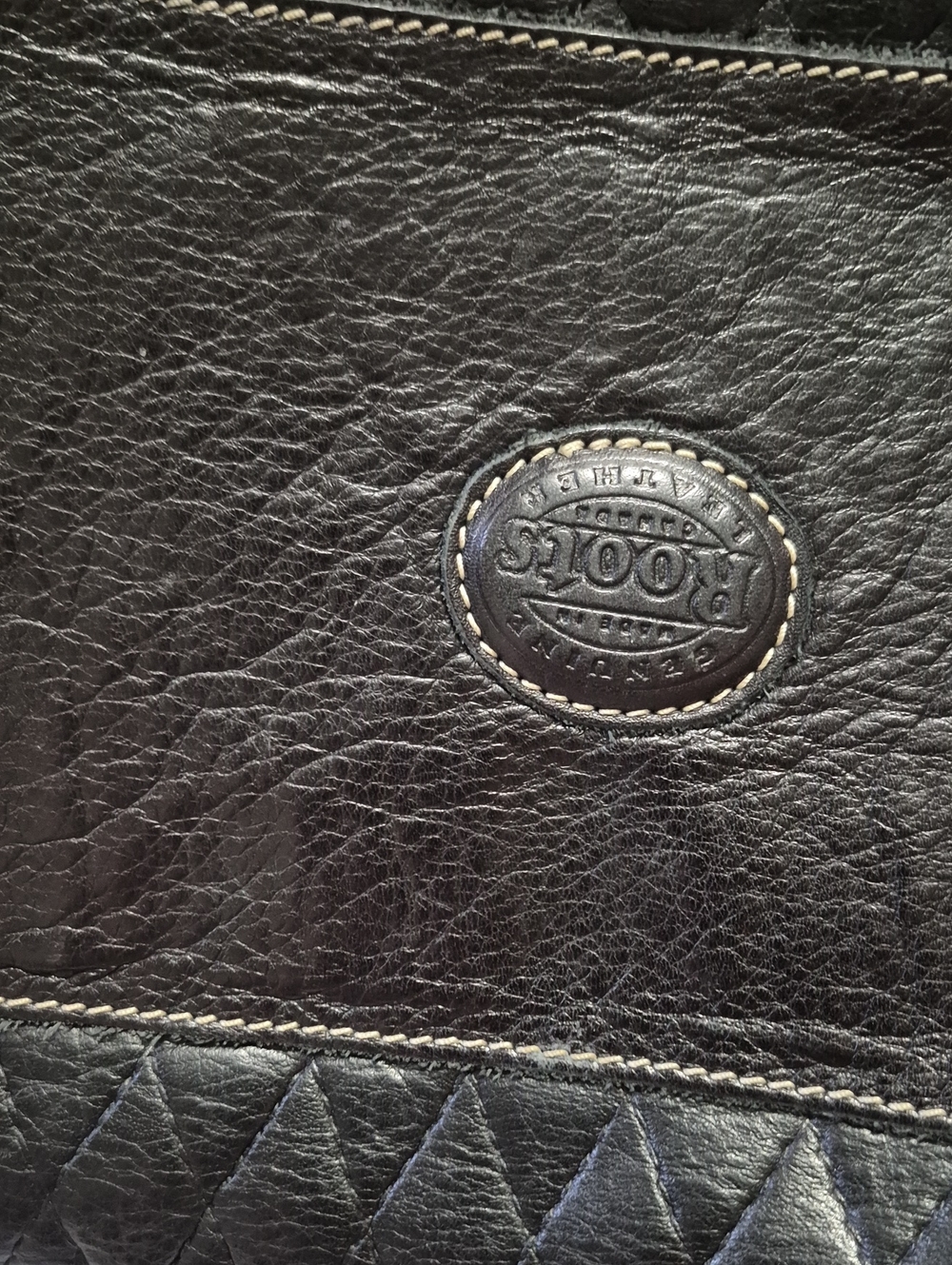 Roots Quilted Leather Tote Bag - Black - Picture 4 of 9